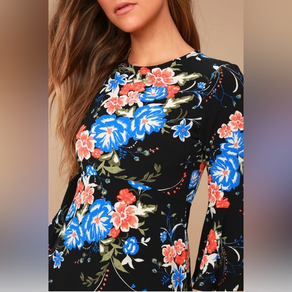 Welcome Back Black Floral Print Skater Dress size Small - Picture 4 of 8